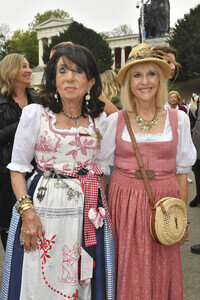 Regines Damenwiesn beim Oktoberfest 2025 in München