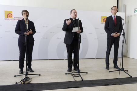 Auftakt-Pressekonferenz zur Frühjahrsollversammlung der Deutschen Bischofskonferenz in Würzburg