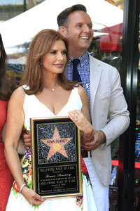 Roma Downey erhält einen Stern auf dem Hollywood Walk of Fame in Los Angeles