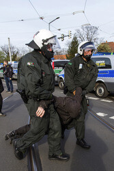 Proteste gegen Pegida Demonstration, Dresden