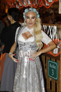 Regines Damenwiesn beim Oktoberfest 2025 in München