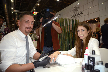 Cathy Fischer auf der Beauty Düsseldorf