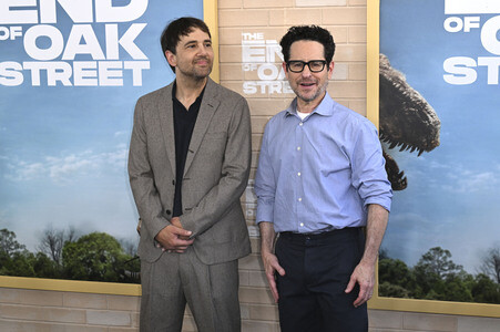 Filmpremiere 'The End of Oak Street' in Burbank