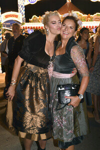 Almauftrieb beim Oktoberfest 2025 in München