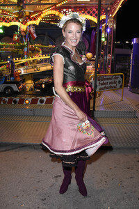 Almauftrieb in Käfers Wiesn-Schänke auf dem Oktoberfest 2018 in München