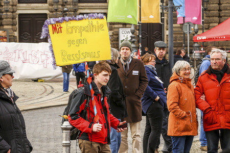 Gegendemonstration zu Pegida in Dresden