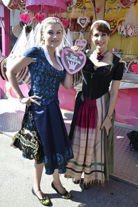 Damen-Wiesn 2015 von Unternehmerin Regine Sixt auf dem Oktoberfest in München