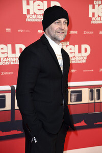 Filmpremiere 'Der Held vom Bahnhof Friedrichstraße' in Berlin