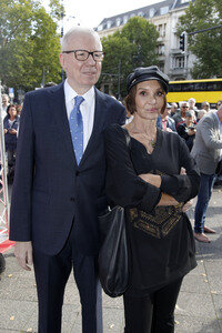 Offizielle Einweihung des Harald-Juhnke-Platzes in Berlin