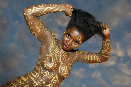 NATURE ART: Auf einem Feld in der Abendsonne / On a Field in the Evening Sun Bodypainting