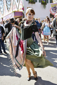 Damen-Wiesn 2015 von Unternehmerin Regine Sixt auf dem Oktoberfest in München