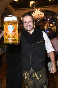 Wiesn Anstich 2026 im Hofbräu Berlin