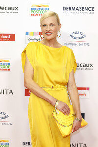 Goldene Bild der Frau 2025 in Hamburg