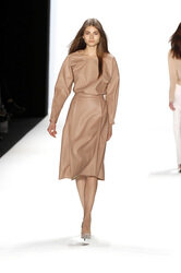 Hien Le Fashion Show, Berlin Fashion Week Autumn-Winter 2014