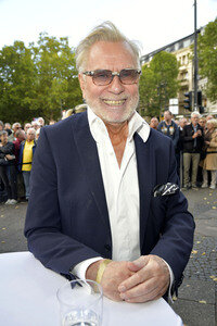 Offizielle Einweihung des Harald-Juhnke-Platzes in Berlin