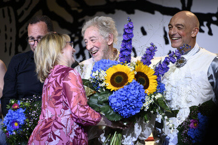 Theaterpremiere 'Der eingebildet Kranke' und 90. Geburtstag von Dieter Hallervorden in Berlin