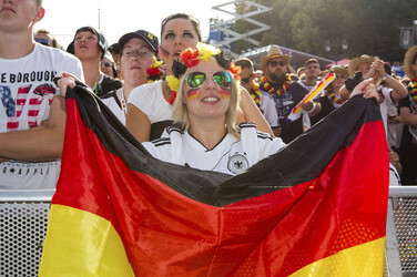 WM-Fanmeile beim Spiel Deutschland gegen Portugal, Berlin