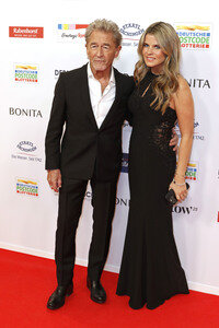 Goldene Bild der Frau 2025 in Hamburg