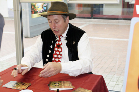 Schäfer Heinrich bei einer Autogrammstunde in Berlin