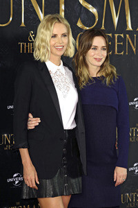 Photocall zu 'The Huntsman & the Ice Queen' in Hamburg