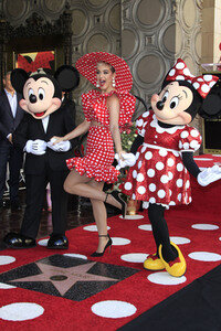 Minnie Mouse erhält einen Stern auf dem Hollywood Walk of Fame in Los Angeles