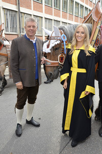Wiesn-Einzug der Festwirte und Brauereien in München
