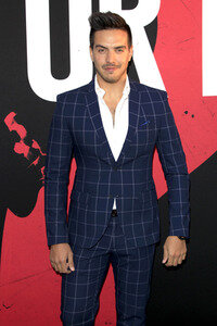 Filmpremiere 'Blumhouse präsentiert: Wahrheit oder Pflicht' in Los Angeles