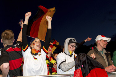 WM-Fanmeile beim Spiel Deutschland gegen Ghana, Berlin