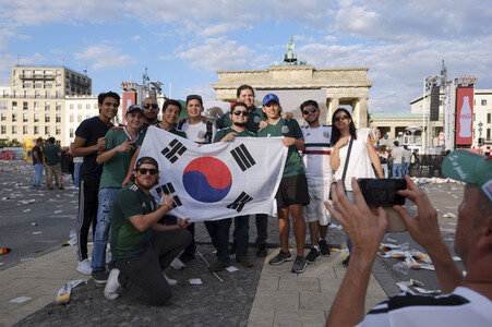 FIFA WM Public Viewing Deutschland gegen Südkorea in Berlin