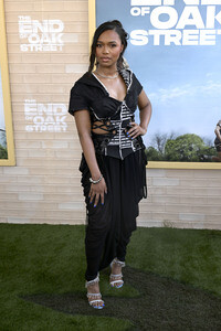 Filmpremiere 'The End of Oak Street' in Burbank