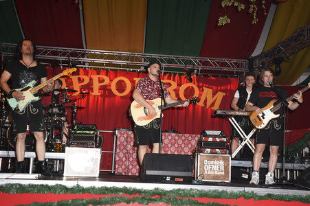 Dominik Ofner & Die Band auf dem Oktoberfest in München