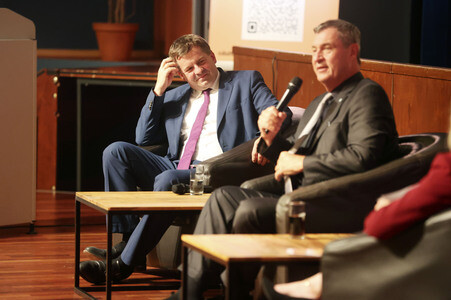 Sven Schulze und Markus Söder beim Landtagswahlkampf in Sachsen-Anhalt in Wernigerode