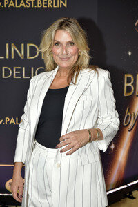 Weltpremiere der 'Blinded by Delight' Grand Show 2025 in Berlin