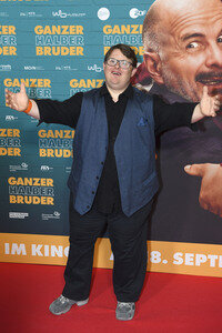 Filmpremiere 'Ganzer halber Bruder' in Hannover