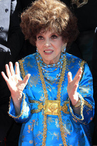 Gina Lollobrigida erhält einen Stern auf dem Hollywood Walk of Fame in Los Angeles
