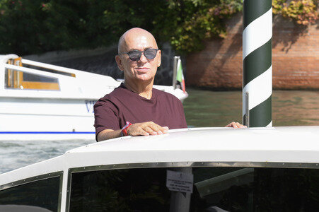 Ankunft von Ferzan Özpetek am Hotel Excelsior, Internationale Filmfestspiele von Venedig 2025