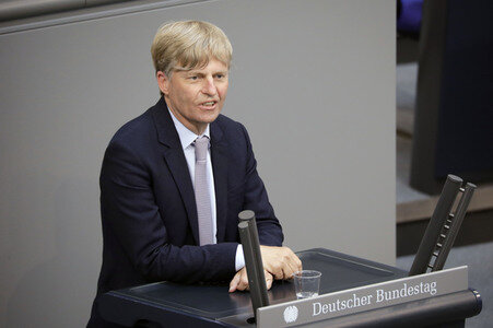 233. Sitzung des Deutschen Bundestages in Berlin