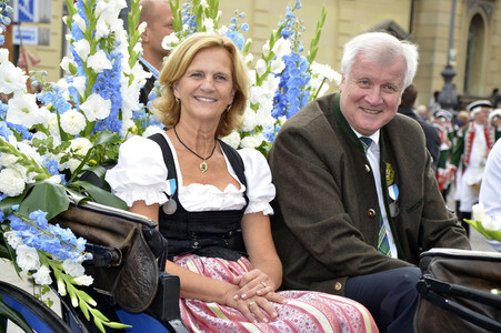 Trachten- und Schützenzug 2015 in München