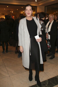 Theaterpremiere 'Alles muss glänzen - The Homemaker' in Berlin