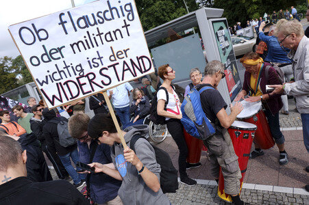 Protest gegen Nazi-Aufmarsch in Berlin