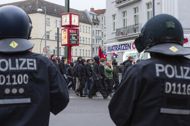 Demonstration vor dem Privathaus von Innensenator Henkel, Berlin