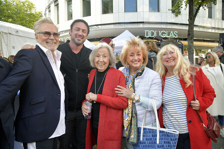 Offizielle Einweihung des Harald-Juhnke-Platzes in Berlin