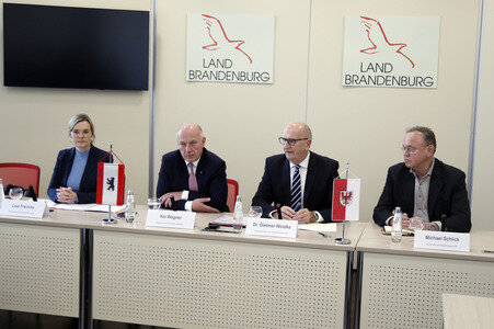 Pressekonferenz nach der gemeinsamen Kabinettssitzung der Landesregierungen von Berlin und Brandenburg in Potsdam