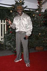 Premiere des 21. Original Roncalli Weihnachtscircus 2025 in Berlin