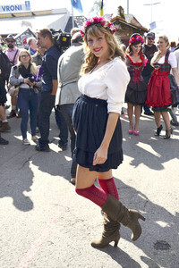 Damen-Wiesn 2015 von Unternehmerin Regine Sixt auf dem Oktoberfest in München