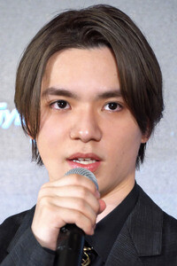 Pressekonferenz mit Shoma Uno und Marin Honda in Tokio
