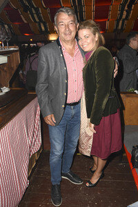 Feier zum HipPopdrom Charity Golfturnier in München