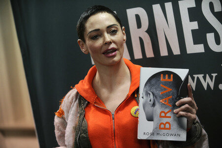 Buchsignierstunde mit Rose McGowan Book in New York
