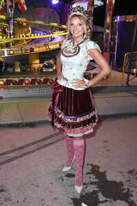 Almauftrieb in Käfers Wiesn-Schänke auf dem Oktoberfest 2018 in München