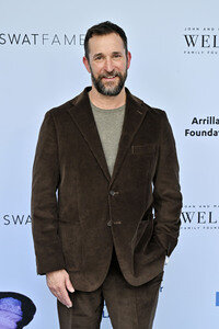 Rape Treatment Center and Stuart House Brunch mit dem Cast von 'The Pitt' in Los Angeles